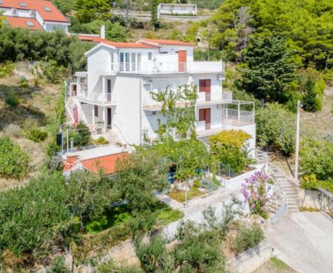 Wunderschönes Doppelhaus mit 4 Wohnungen an der Riviera von Omis, nur 200 m vom Meer entfernt - foto 7