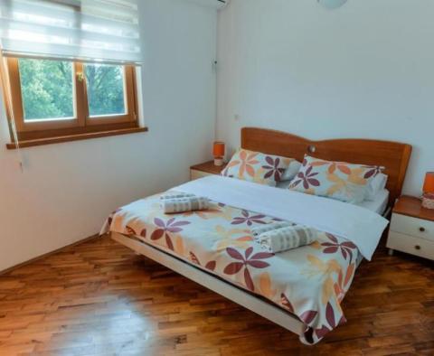 Seltene Zwei-Zimmer-Wohnung im Erdgeschoss mit Garten und Swimmingpool! - foto 9