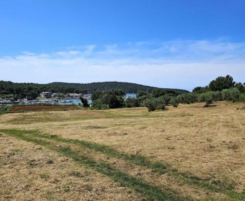 Baugrundstück in Pomer, Medulin, 100-150 m vom Meer entfernt - foto 6