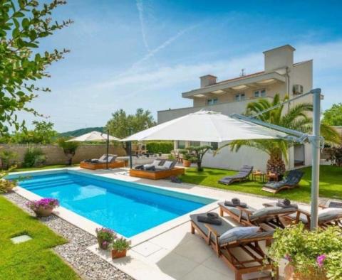 Belle villa 5***** avec piscine en périphérie de Rovinj - pic 4