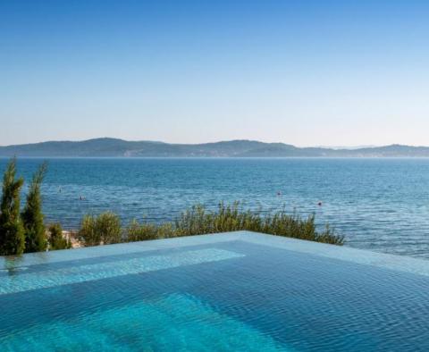 Magnificent 1st line modern villa by the beach in Zadar area - pic 37