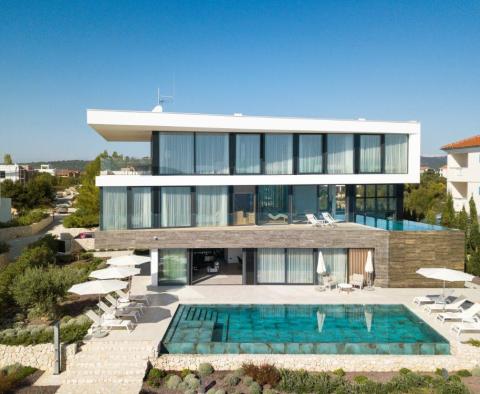 Magnificent 1st line modern villa by the beach in Zadar area - pic 3
