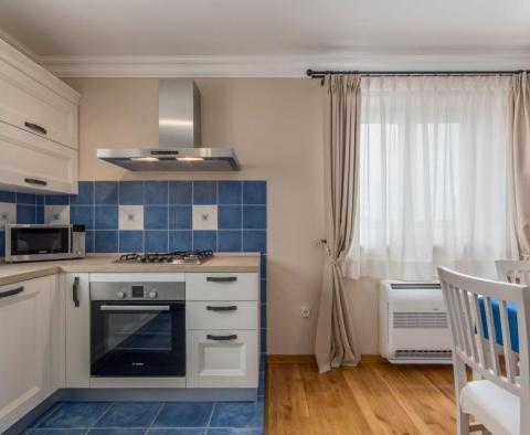 Nieruchomość z 3 apartamentami i basenem na sprzedaż w Mušalež, Poreč - pic 8