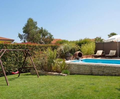 Krásná vila s bazénem v oblasti Poreč, vysněná nemovitost pro Istrii - pic 15