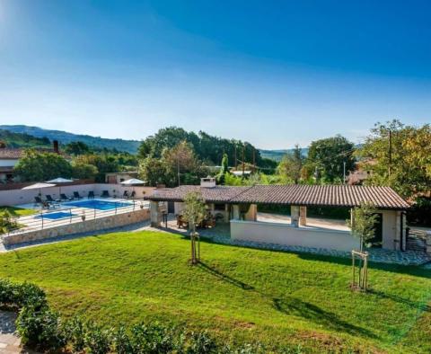 Charmante villa rustique sur un beau terrain de 2825 m². - pic 4