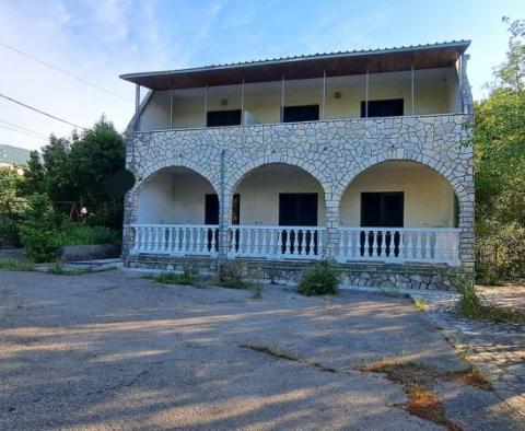 Maison solide Jadranovo, Crikvenica, à 400 mètres de la mer 