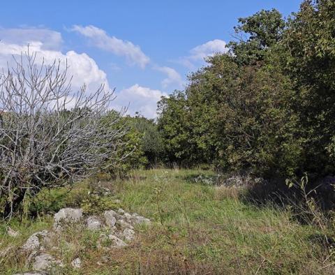 Teren miejski z pięknymi widokami na morze, 1,5 km od morza w Risika na wyspie Krk - pic 3