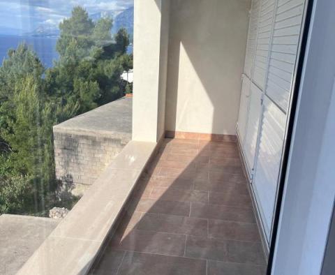 Maison parfaite avec 3 appartements et avec une vue imprenable sur la mer sur la Riviera d'Omis - pic 9