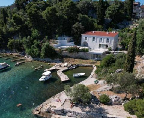 Seltene neue Villa in der 1. Reihe zum Meer auf Ciovo 