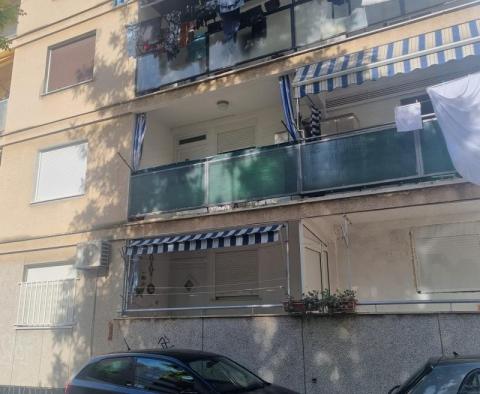Wohnung in Split zu einem vernünftigen Preis, 500 m vom Meer entfernt - foto 22