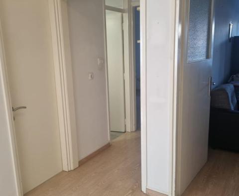 Wohnung in Split zu einem vernünftigen Preis, 500 m vom Meer entfernt - foto 27