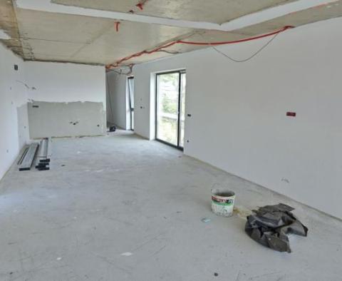 Wohnung in einem neu gebauten Luxusgebäude in Kostrena, nur 100 Meter vom Meer entfernt - foto 5