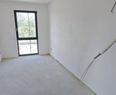 Wohnung in einem neu gebauten Luxusgebäude in Kostrena, nur 100 Meter vom Meer entfernt - foto 6