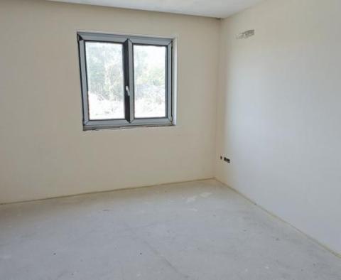 Nowy luksusowy apartament w nowym kompleksie 100 metrów od morza w Kostrenie - pic 7