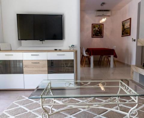 Ház két apartmannal kiváló helyen, Porec környékén - pic 23