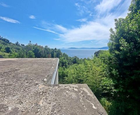 Maison avec vue mer dans la région de Rabac - excellent investissement - à 1,5 km de la mer 