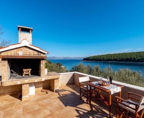 A seafront house in a fantastic bay on Korcula island, with two boat moorings in front - pic 5