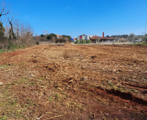 Rare urban land for sale in Umag area, mere 500 meters from the sea - pic 3