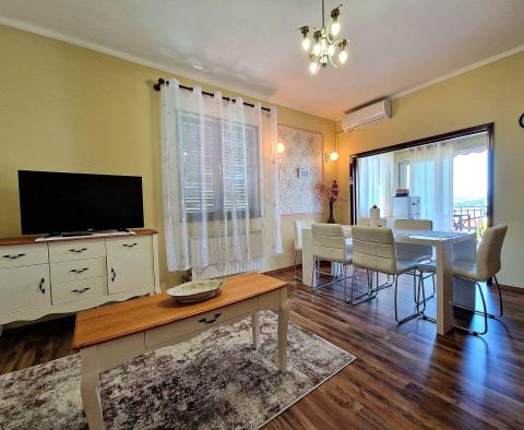 Przestronna nieruchomość z 3 apartamentami w Volosko, Opatija, 100 metrów od morza - pic 27