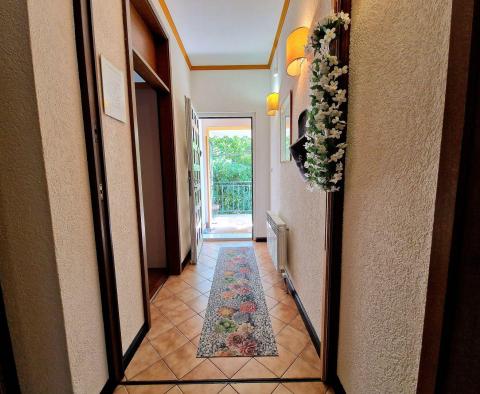 Przestronna nieruchomość z 3 apartamentami w Volosko, Opatija, 100 metrów od morza - pic 34