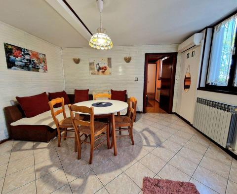 Prostorná nemovitost se 3 apartmány v Volosko, Opatija, 100 metrů od moře - pic 38