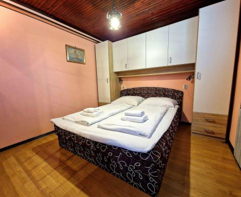 Prostorná nemovitost se 3 apartmány v Volosko, Opatija, 100 metrů od moře - pic 39