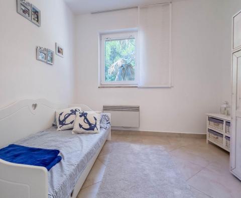 Dům se 2 apartmány na Pagu, pouhých 50 metrů od moře - pic 29