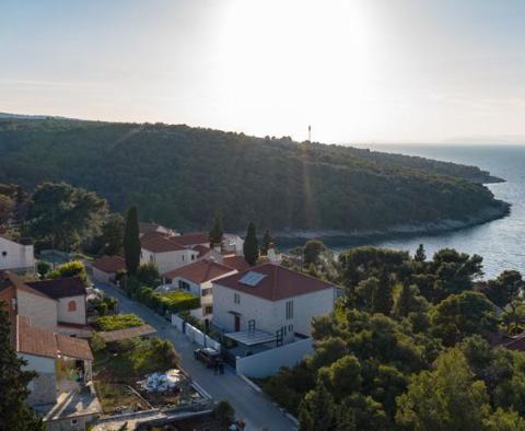 Superbe villa à Postira sur Brac avec place de bateau, à seulement 100 mètres du port de plaisance - pic 6