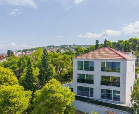 Superbe villa à Postira sur Brac avec place de bateau, à seulement 100 mètres du port de plaisance - pic 3