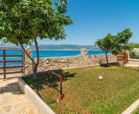 Villa in erster Meereslinie in Čiovo, Trogir - foto 5