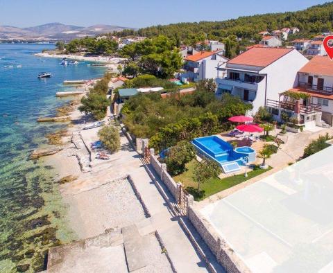 Villa in erster Meereslinie in Čiovo, Trogir - foto 3