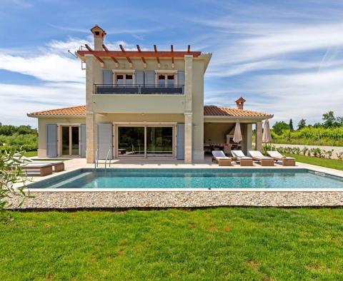 Mediterrán stílusú villa medencével Labin-Rabacban, eladó 