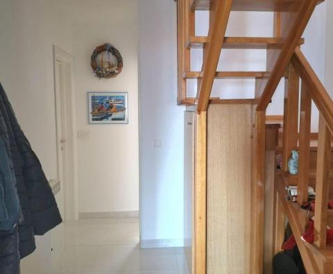 Appartement de quatre chambres sur deux étages avec vue sur la mer à Malinska - pic 11