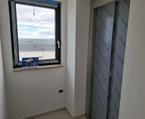 Penthouse s panoramatickým výhledem na moře v Poreči - pic 22