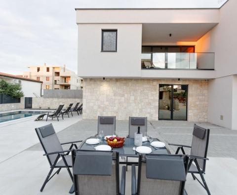 Maison jumelée exclusive avec piscine sur l'île de Pag - pic 2