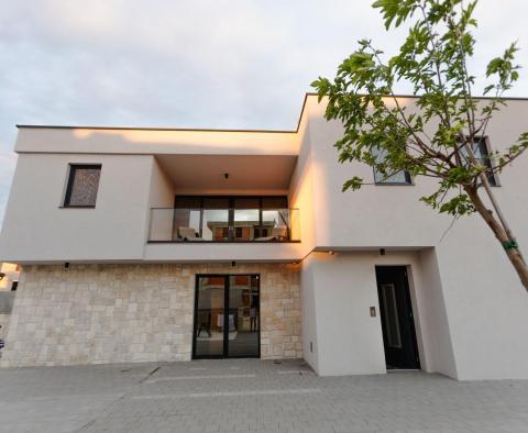 Maison jumelée exclusive avec piscine sur l'île de Pag - pic 10