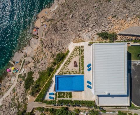 Fantastische Villa am Meer in moderner Architektur an der Karlobag Riviera mit Innen- und Außenpools! - foto 5