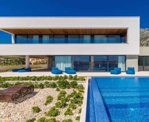 Fantastische Villa am Meer in moderner Architektur an der Karlobag Riviera mit Innen- und Außenpools! - foto 77