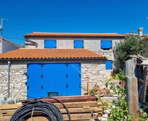 Maison en pierre au premier rang de la mer sur une île de la région de Mali Losinj ! - pic 3