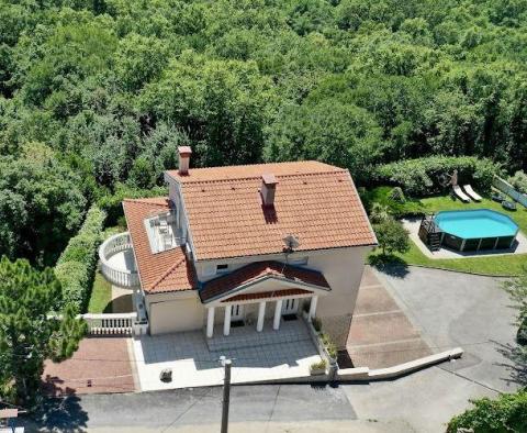 Schönes Einfamilienhaus mit Pool und Meerblick in Grizane - foto 2