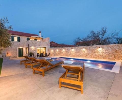 Beautiful stone villa in Zadar area for sale 