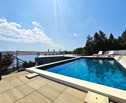 Exclusive villa with panoramic sea view in Jardanovo, mere 50 meters from the sea - pic 4