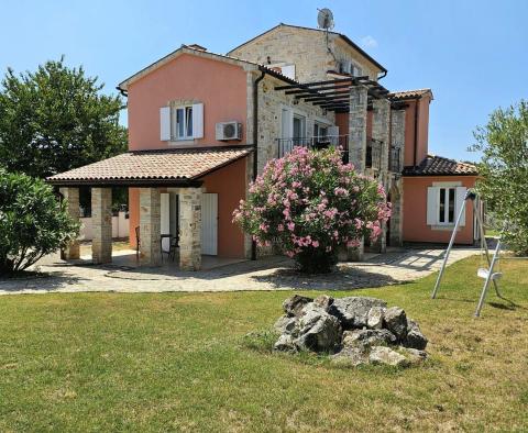 Moderne Villa mit Pool im traditionellen Design in Marcana 