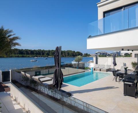 Elegante neue Villa 20 Meter vom Meer entfernt in Medulin - foto 2