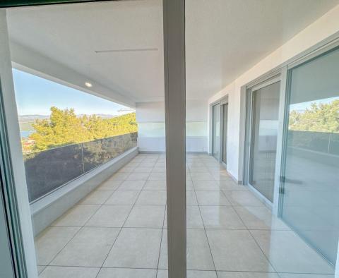 Appartements dans un immeuble neuf avec vue mer, piscine partagée, garage à Opatija - pic 9