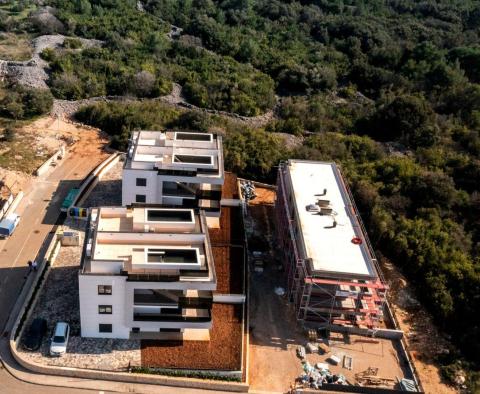 Zweistöckiges Luxus-Penthouse mit Dachterrasse und Swimmingpool - foto 9