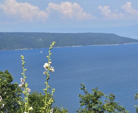 Terrain constructible avec une belle vue sur la mer, idéal pour construire deux villas dans le quartier de Rabac - pic 3