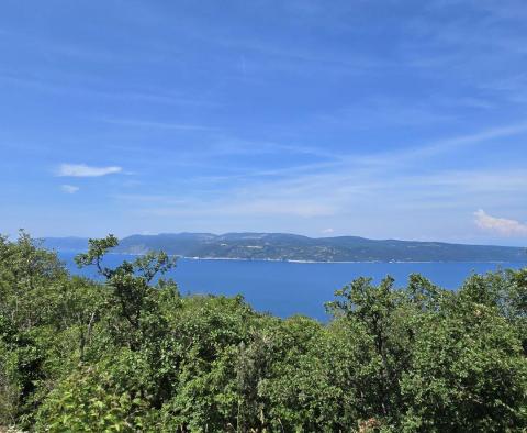 Baugrundstück mit wunderschönem Meerblick, ideal für den Bau von zwei Villen in der Gegend von Rabac - foto 4