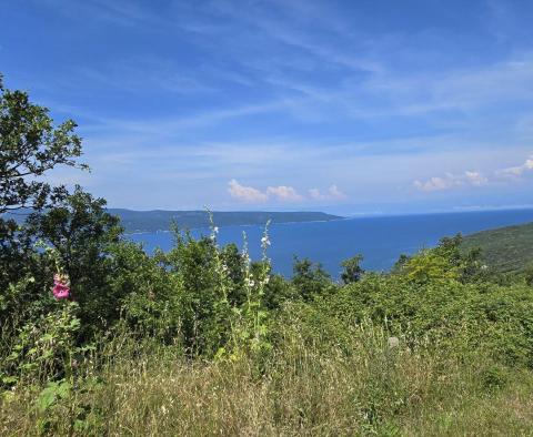 Baugrundstück mit wunderschönem Meerblick, ideal für den Bau von zwei Villen in der Gegend von Rabac - foto 5