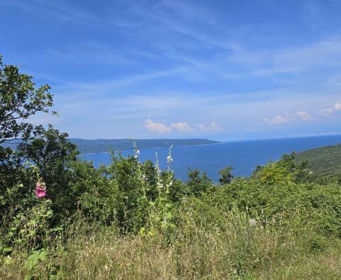 Baugrundstück mit wunderschönem Meerblick, ideal für den Bau von zwei Villen in der Gegend von Rabac - foto 10